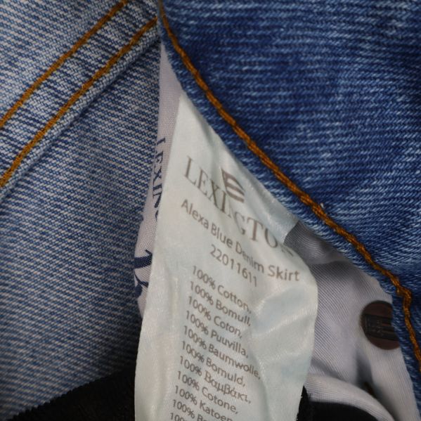 Materialetikett inuti jeanskjol