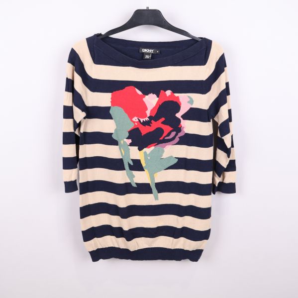 Randig tröja med blommigt tryck fram