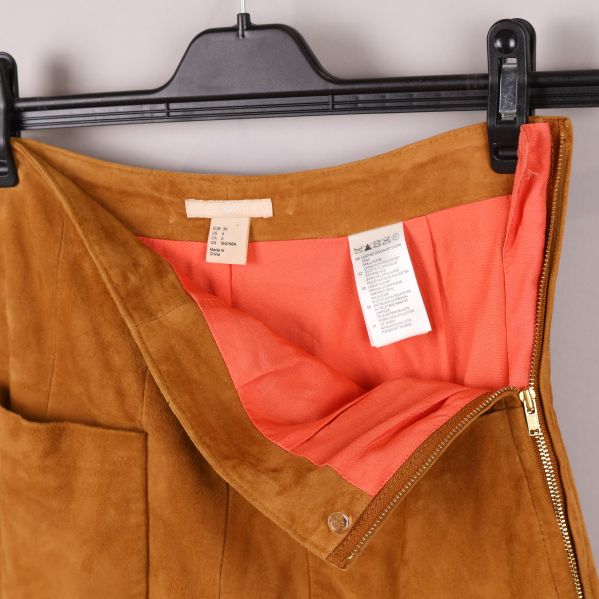 Inre foder och dragkedja av shorts