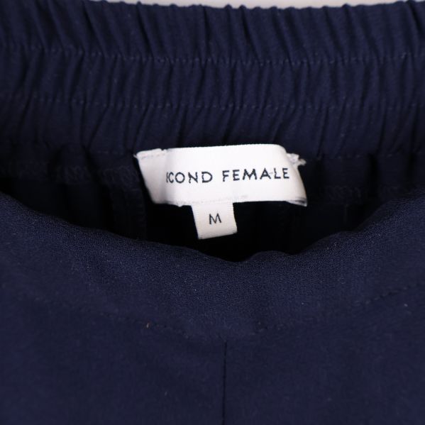 Second Female etikett med storlek M