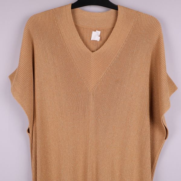 Övre del av beige stickad klänning med hängare