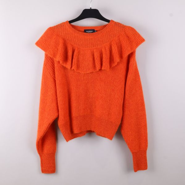 Plisserad orange tröja med volangkrage