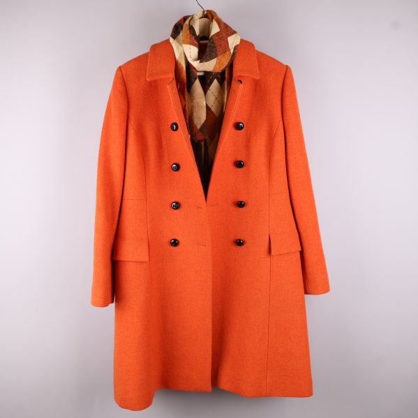 Orange kappa öppen med scarf