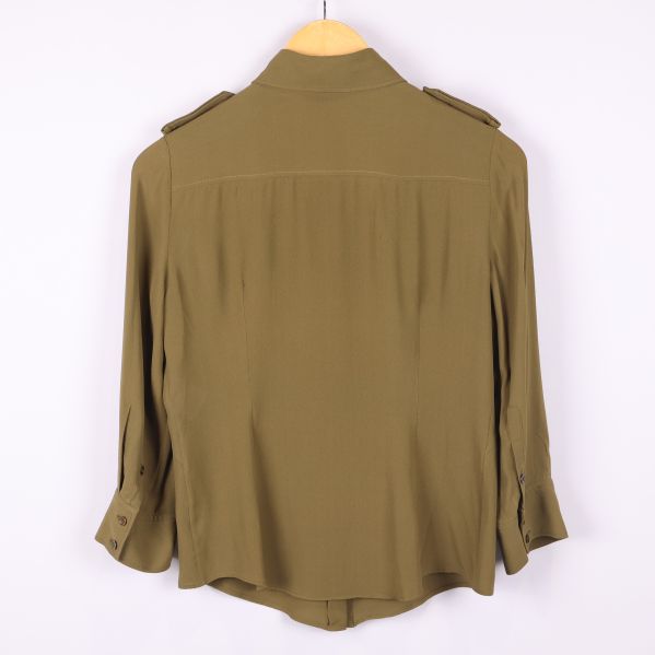 Grön skjorta bakifrån 