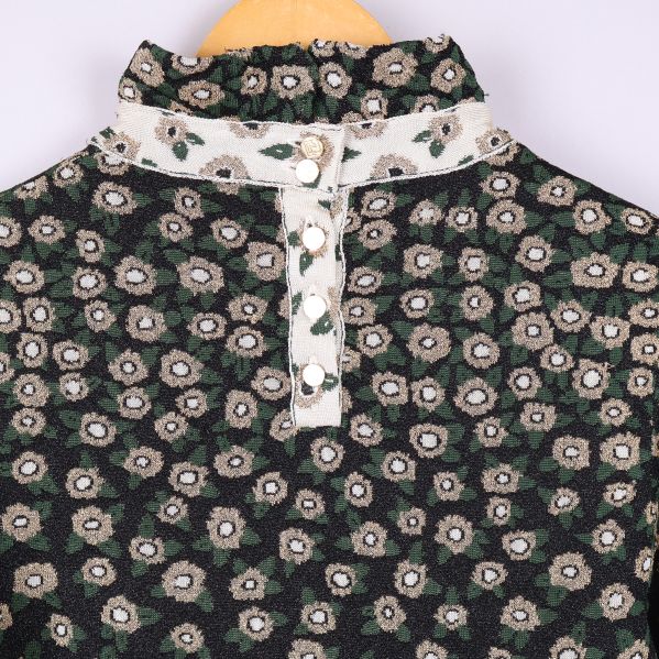 Närbild av knappar bak