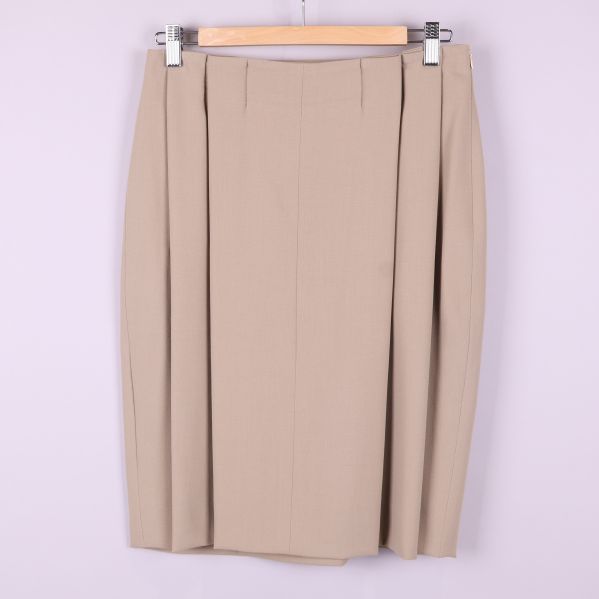 Beige kjol med veck