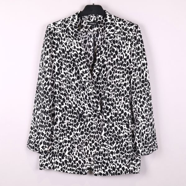 Leopardmönstrad kavaj framifrån