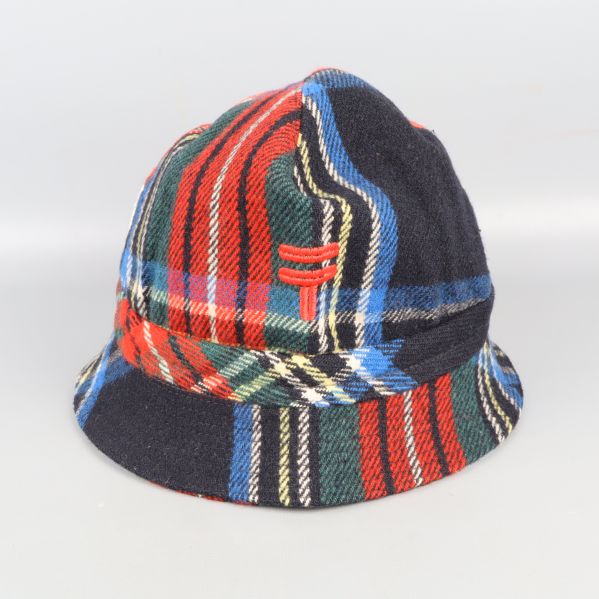 Rutig hatt framifrån