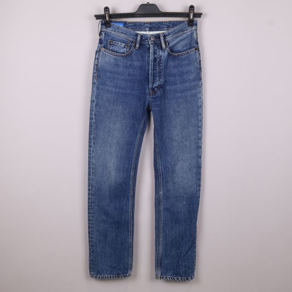 Blå jeans framifrån