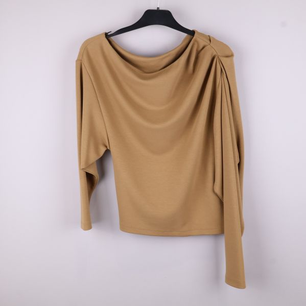 Beige assymetrisk topp framifrån