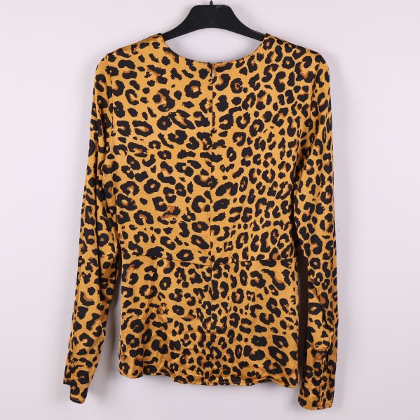 Leopardmönstrad långärmad topp bakifrån 