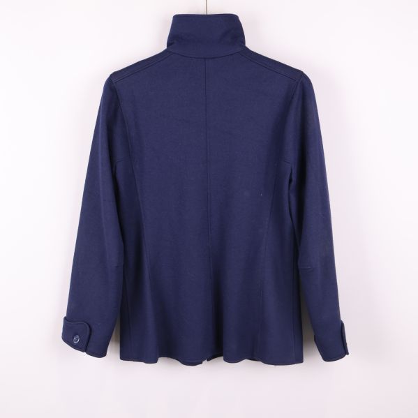 Baksidan av blå jacka 