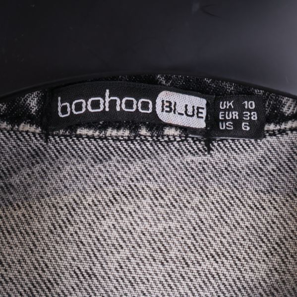 Boohoo Blue etikett med storlek 38