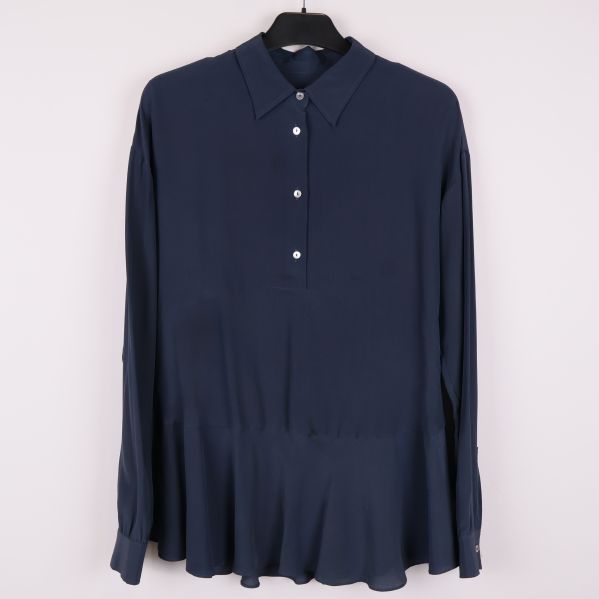 Mörkblå långärmad blus 