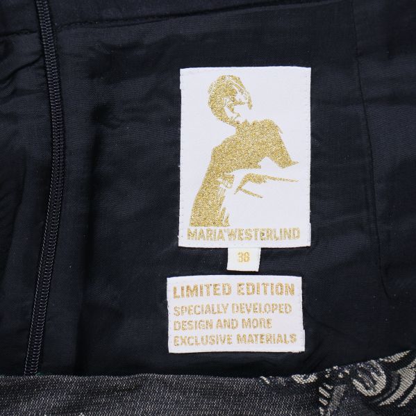Maria Westerlind etikett och Limited Edition text på kjol