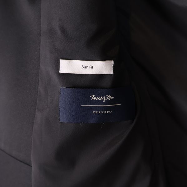 Innerdetaljer med slim fit och tygmärke