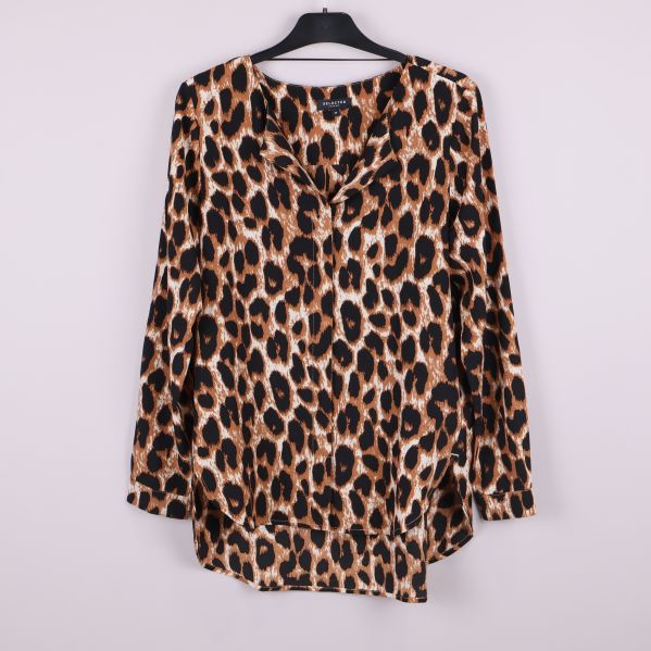 Leopardmönstrad blus med v-ringning framifrån