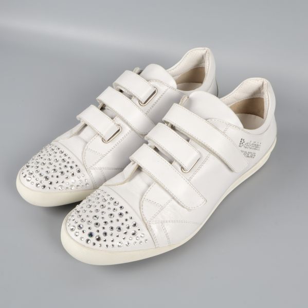 Vit sneaker med kardborreband och strass