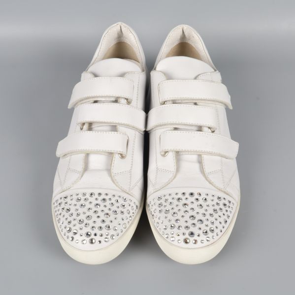 Vita sneakers med två kardborreband