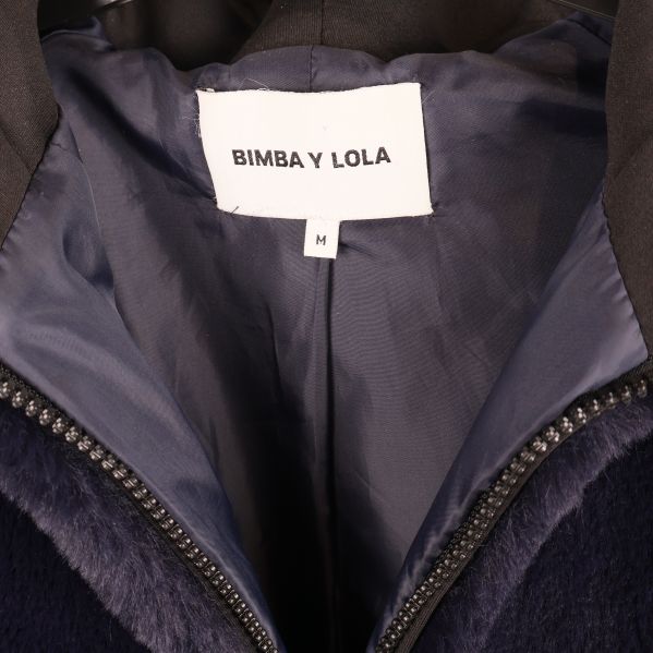 Närbild på insidan med Bimba Y Lola etikett