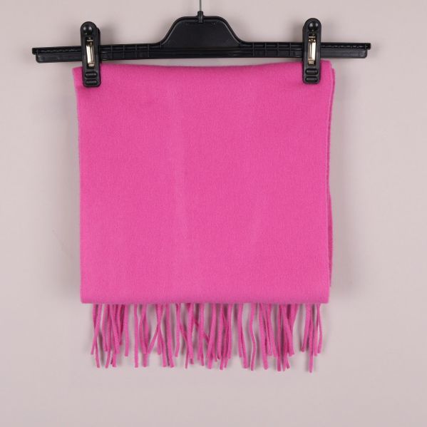 Baksida av rosa halsduk 