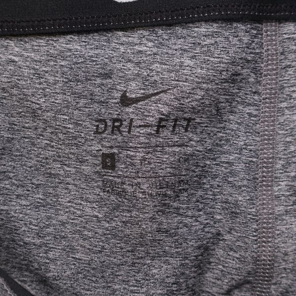 Tryckt Dri-FIT etikett i tightsens insida