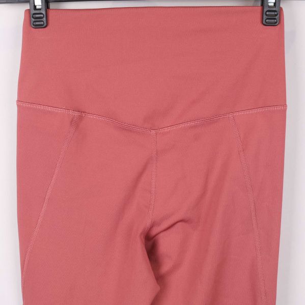 Kay/Day etikett i storlek S