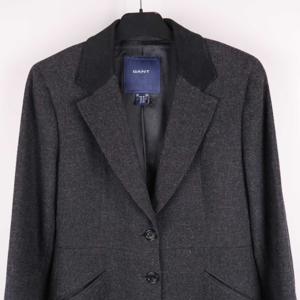 Kavajkrage med etikett