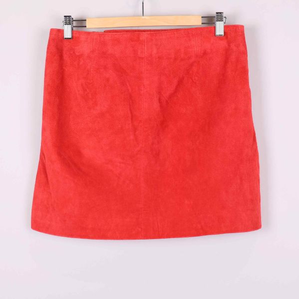 Hel vy av kjolens baksida