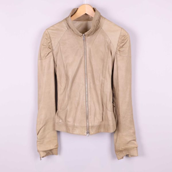 Jacka med dragkedja fram