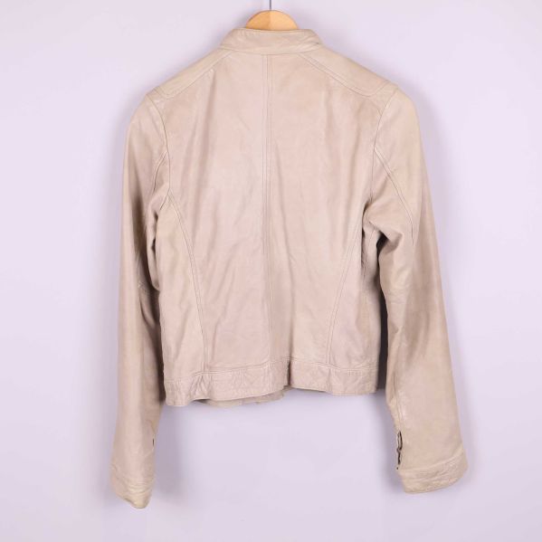 Slät baksida i beige ton