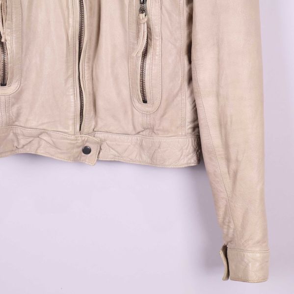 Dragkedjor och ärmslut detalj