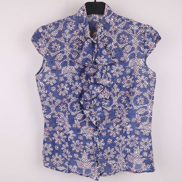 Blommönstrad blus med volanger