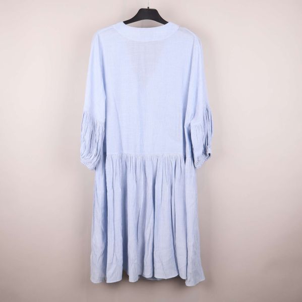 Baksida av klänning