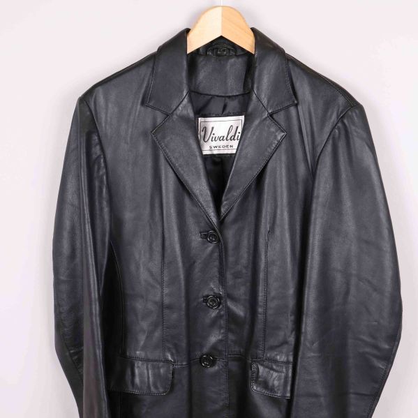 Klassisk krage och knäppning