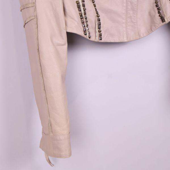 Ärmdetalj och sömnad