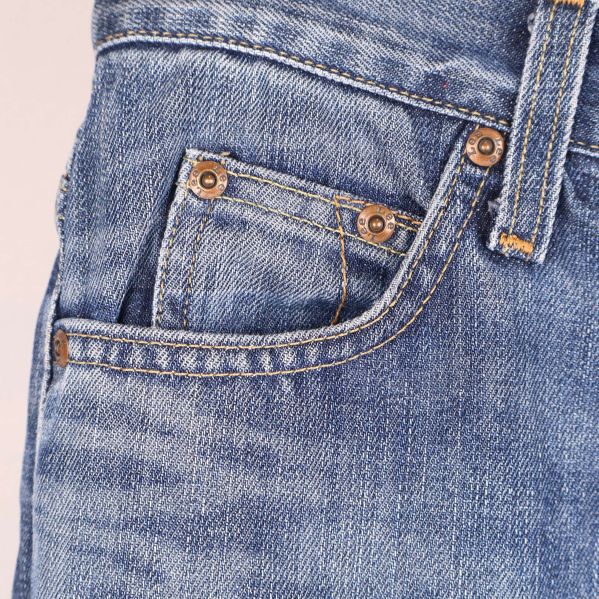 Detaljerad ficka och sömmar