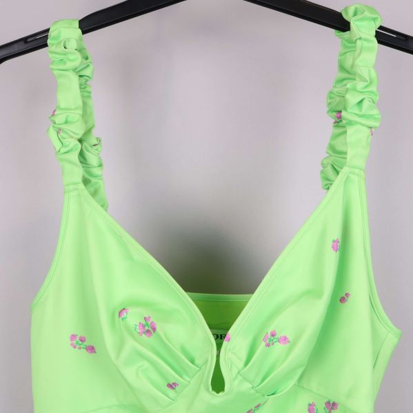 Rynkade axelband i närbild