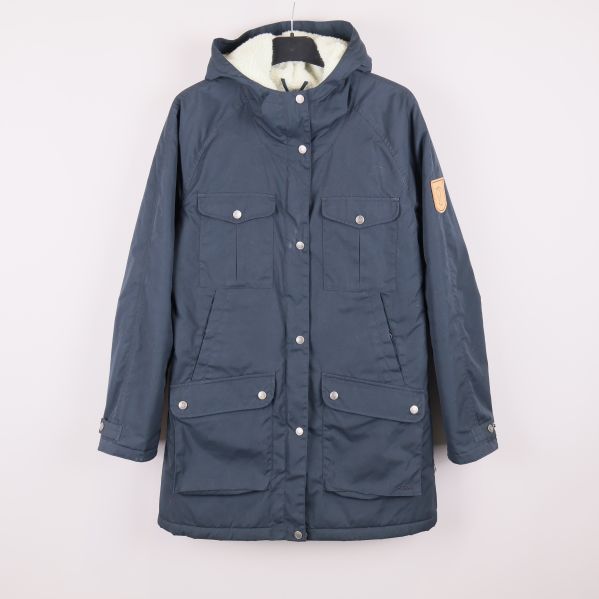 Mörkblå parkas med huva och fickor fram