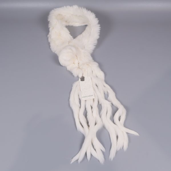 Liknande bild på vit scarf med långsträckta tofsar