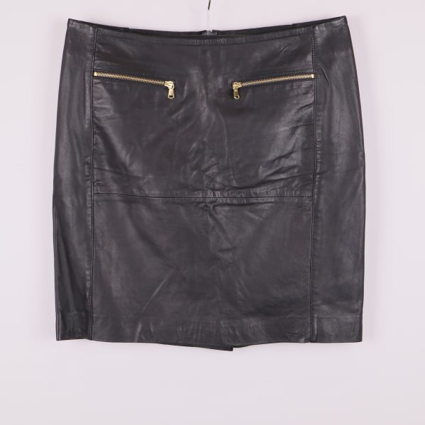 Svart läderkjol med två dragkedjor fram