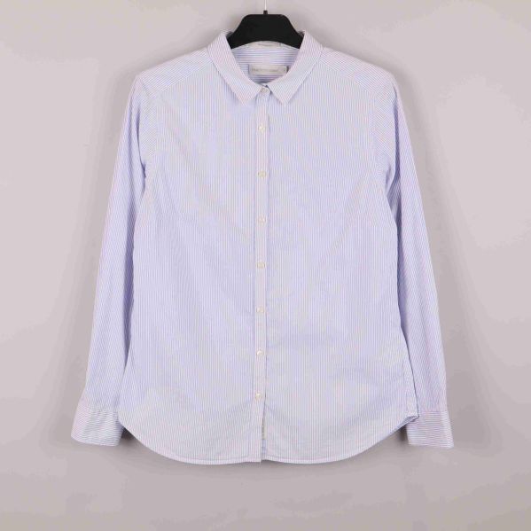 Långärmad skjorta med blå ränder framifrån