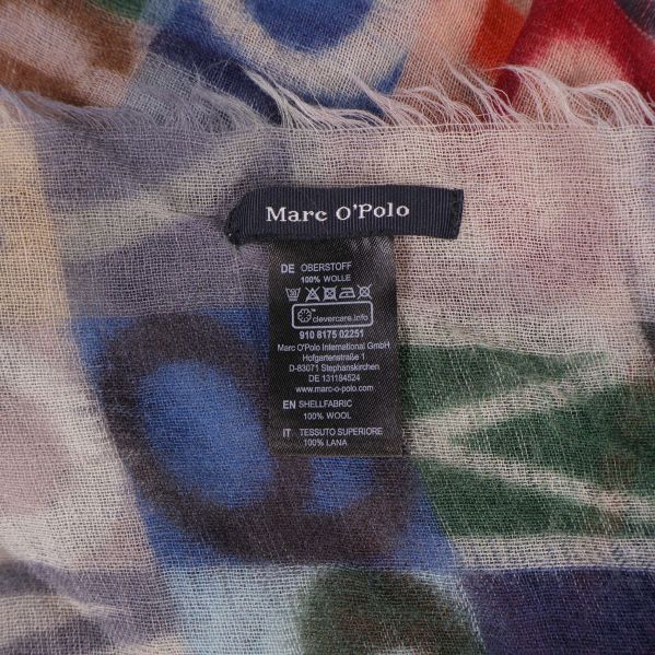 Varumärkestagg från Marc O'Polo på ullsjal