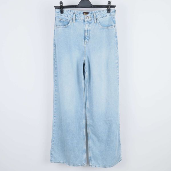 Framsida med knappdetaljer