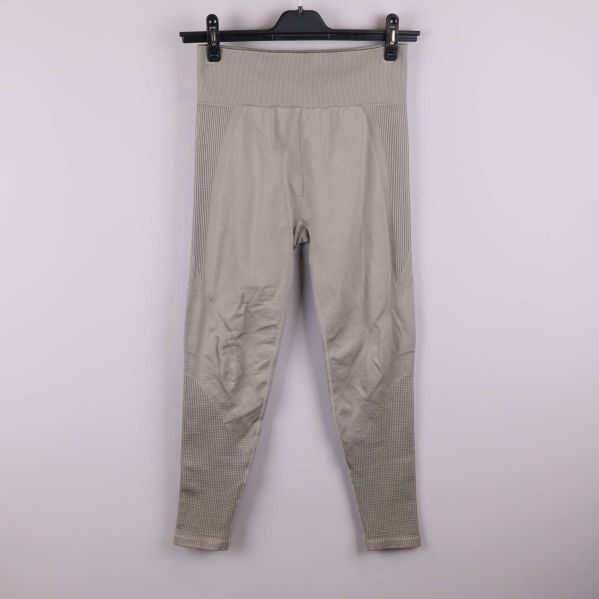 Framifrån av ljusbeige tights 