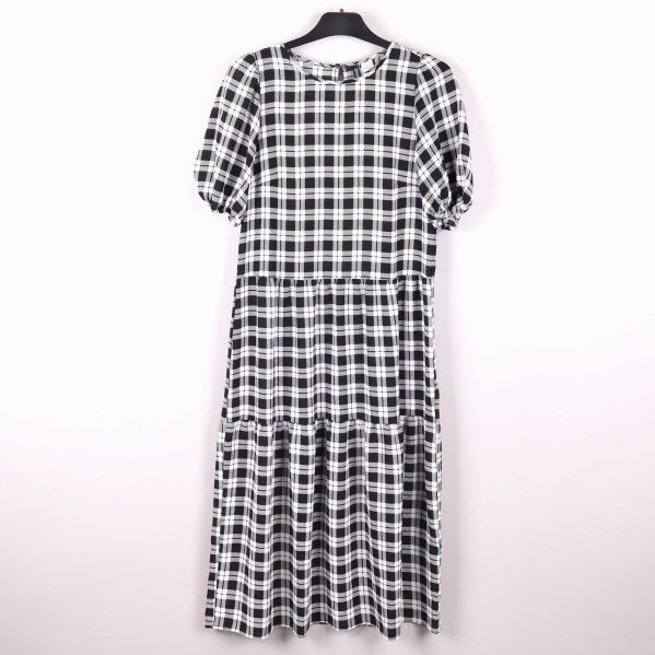 Framifrån av klänning