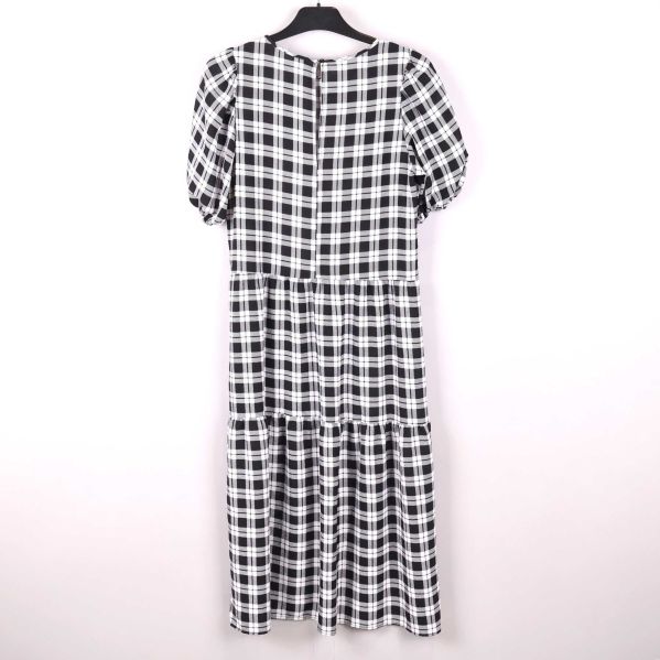 Bakifrån av klänning