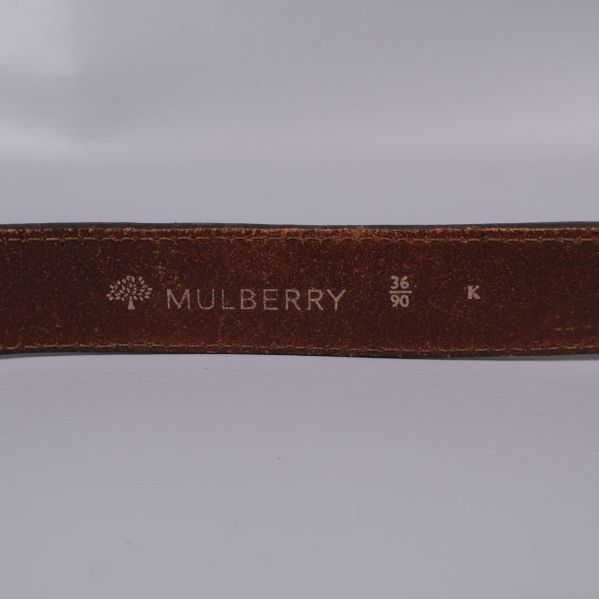 Insidan av bälte med Mulberry-logga och storleksmarkering