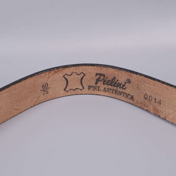 Insida av bälte med märkning Pielini Piel Autentica