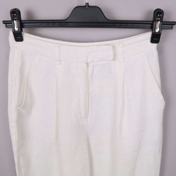 Midjedetaljer på byxorna